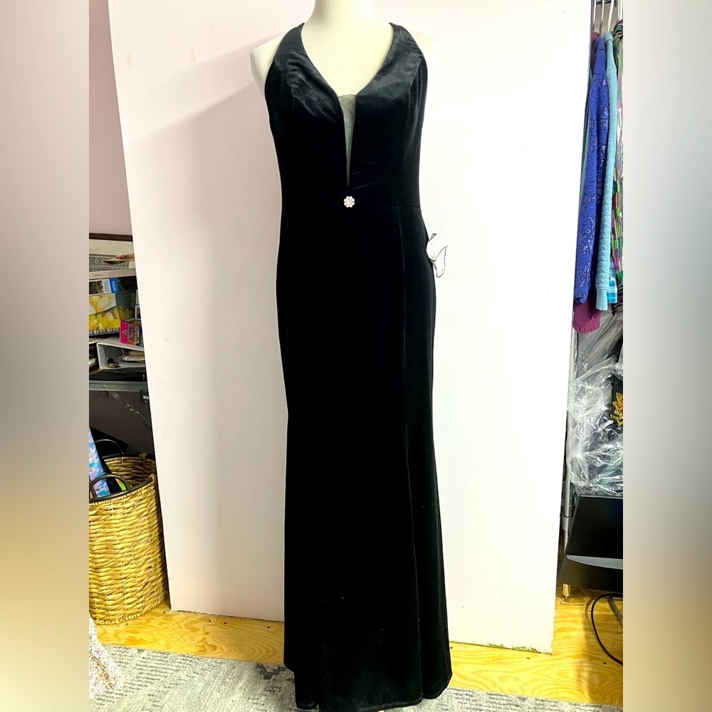 Woman’s Formal/Prom/Evening Maxi Dress/Gown, 16W, Black Velvet, NWT, City Studio